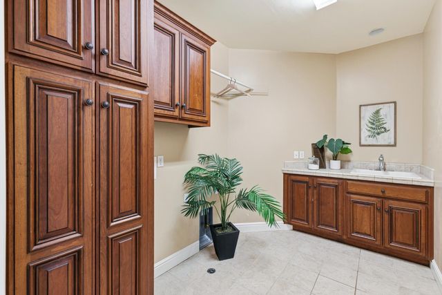 3047 Travois Cir, Rescue, CA 95672