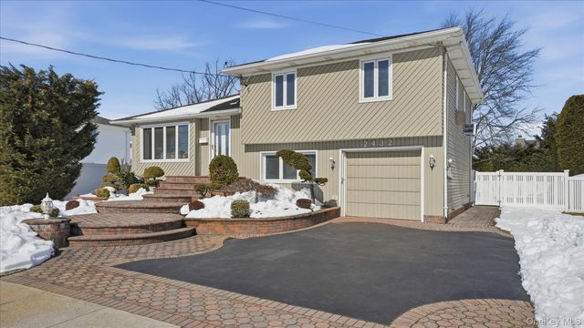 2432 Aron Drive N, Seaford, NY 11783