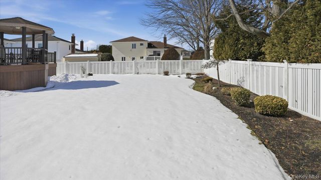 2432 Aron Drive N, Seaford, NY 11783