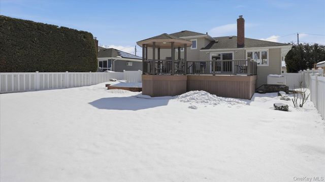 2432 Aron Drive N, Seaford, NY 11783