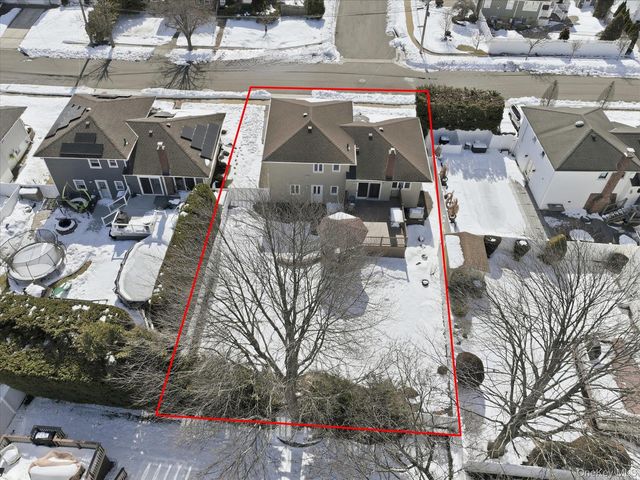 2432 Aron Drive N, Seaford, NY 11783