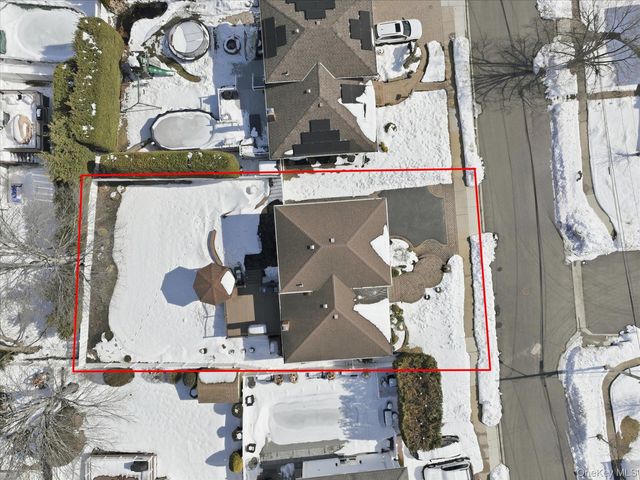 2432 Aron Drive N, Seaford, NY 11783