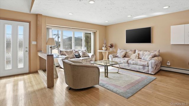 2432 Aron Drive N, Seaford, NY 11783