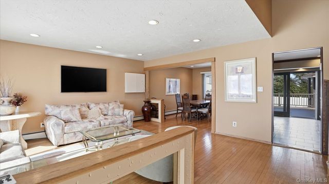 2432 Aron Drive N, Seaford, NY 11783