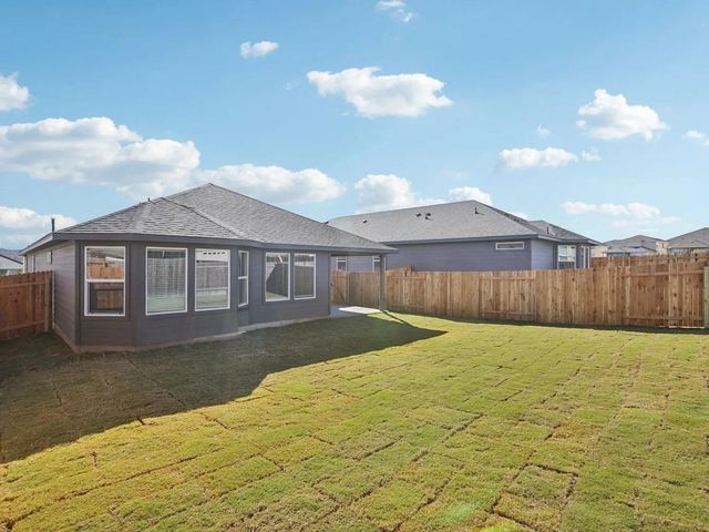 486 El Capitan LOOP, Dripping Springs, TX 78620