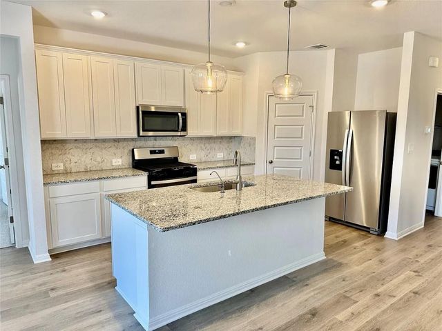 486 El Capitan LOOP, Dripping Springs, TX 78620