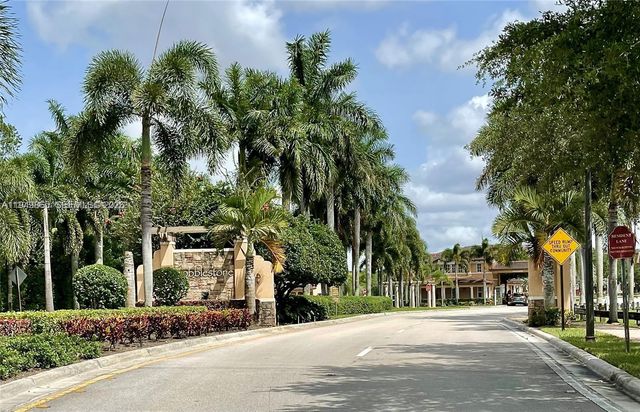 14615 SW 14th Street 14615, Pembroke Pines, FL 33027
