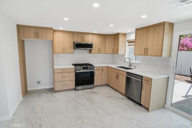 3130 N Mount Curve, Altadena, CA 91001