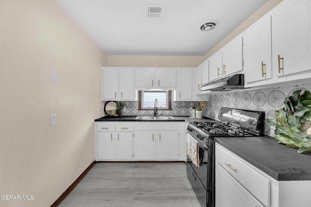 7655 HACIENDA Avenue, El Paso, TX 79915