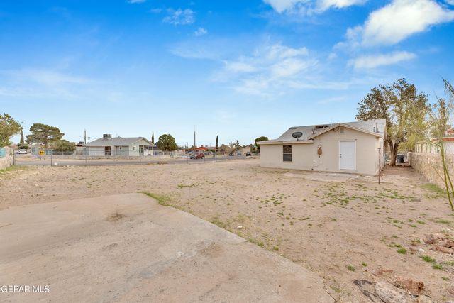 7655 HACIENDA Avenue, El Paso, TX 79915
