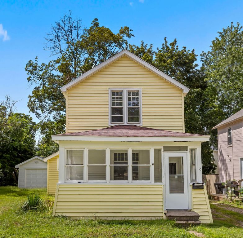 18 Garden Street, Hillsdale City, MI 49242