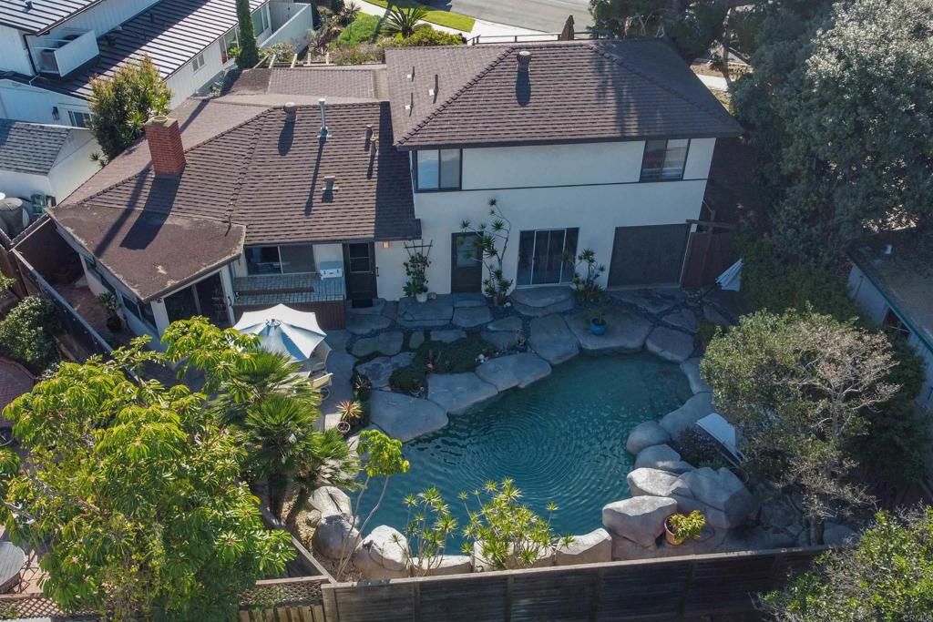 Image 5 of property listing at 1533 10th Street, Coronado, CA 92118