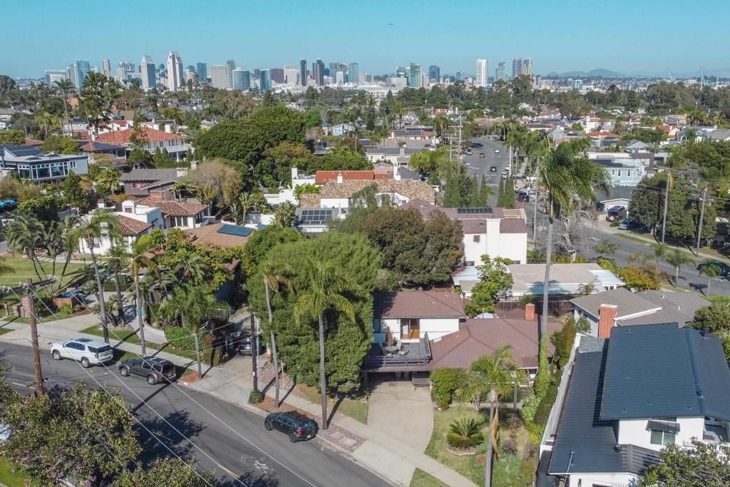Image 6 of property listing at 1533 10th Street, Coronado, CA 92118