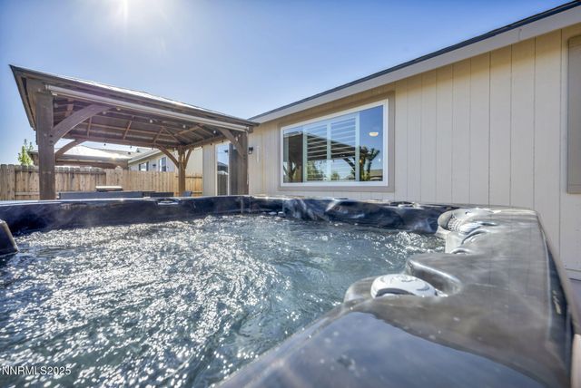 307 Granite Court, Dayton, NV 89403