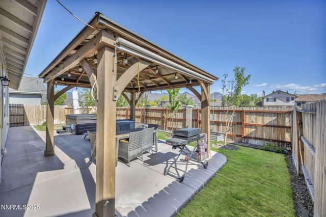 307 Granite Court, Dayton, NV 89403