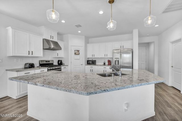 307 Granite Court, Dayton, NV 89403