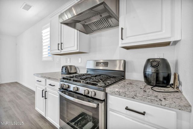 307 Granite Court, Dayton, NV 89403