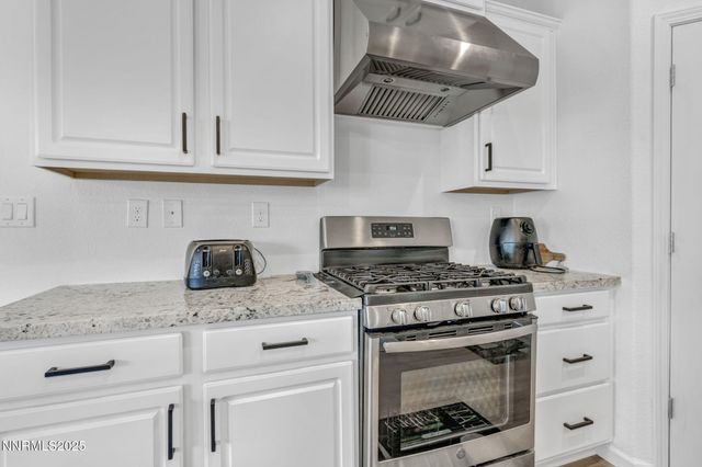 307 Granite Court, Dayton, NV 89403