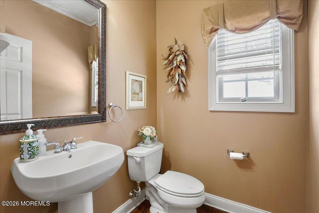 34 Rutledge Road, Marlboro, NJ 07746