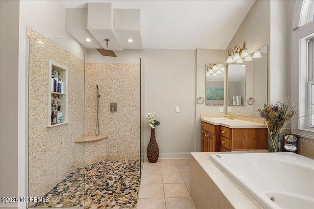 34 Rutledge Road, Marlboro, NJ 07746