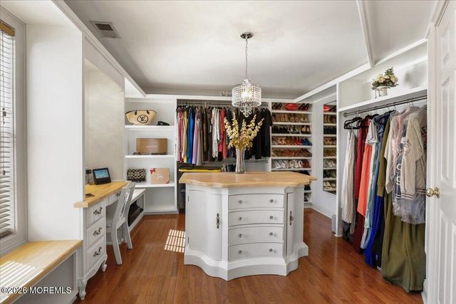 34 Rutledge Road, Marlboro, NJ 07746