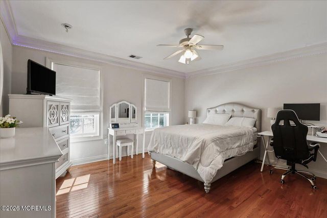 34 Rutledge Road, Marlboro, NJ 07746