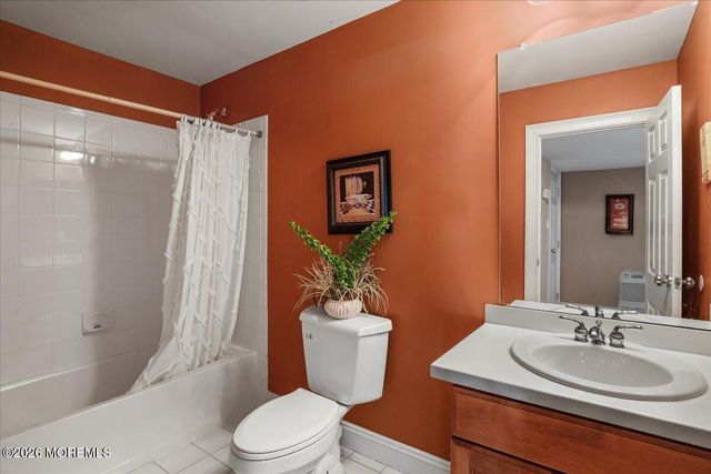 34 Rutledge Road, Marlboro, NJ 07746