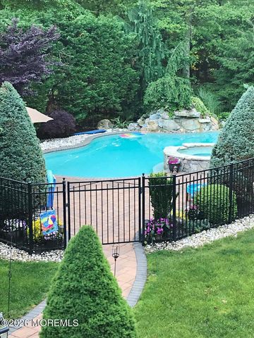 34 Rutledge Road, Marlboro, NJ 07746