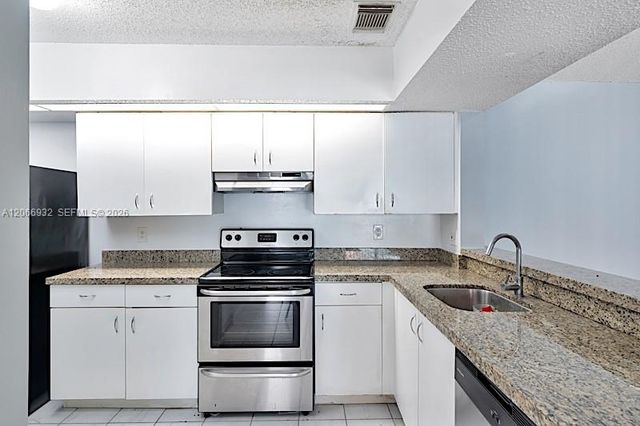 18830 NW 57th Avenue 304, Hialeah, FL 33015