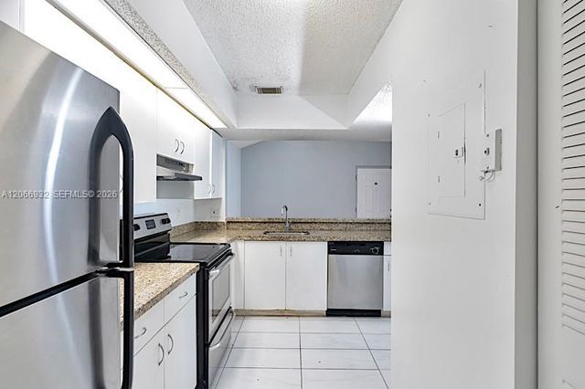 18830 NW 57th Avenue 304, Hialeah, FL 33015