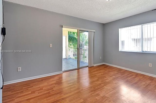 18830 NW 57th Avenue 304, Hialeah, FL 33015
