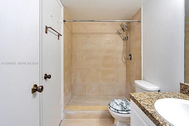 18830 NW 57th Avenue 304, Hialeah, FL 33015