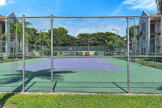 18830 NW 57th Avenue 304, Hialeah, FL 33015