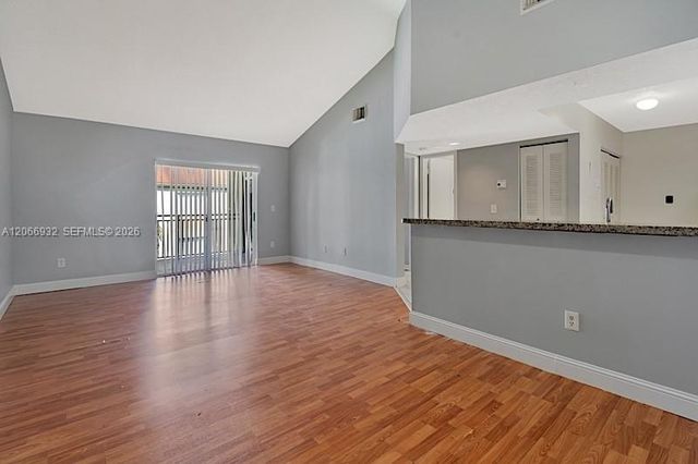 18830 NW 57th Avenue 304, Hialeah, FL 33015