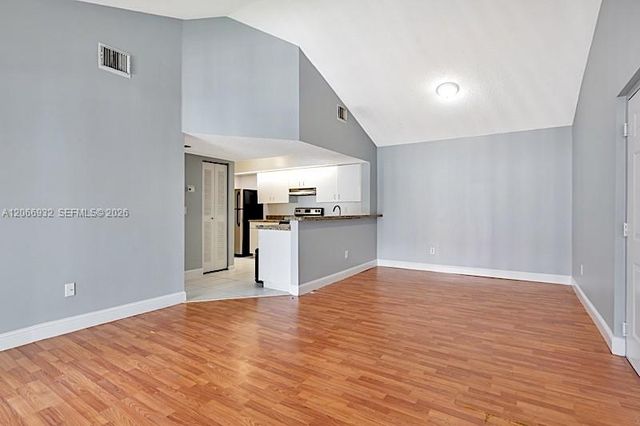 18830 NW 57th Avenue 304, Hialeah, FL 33015