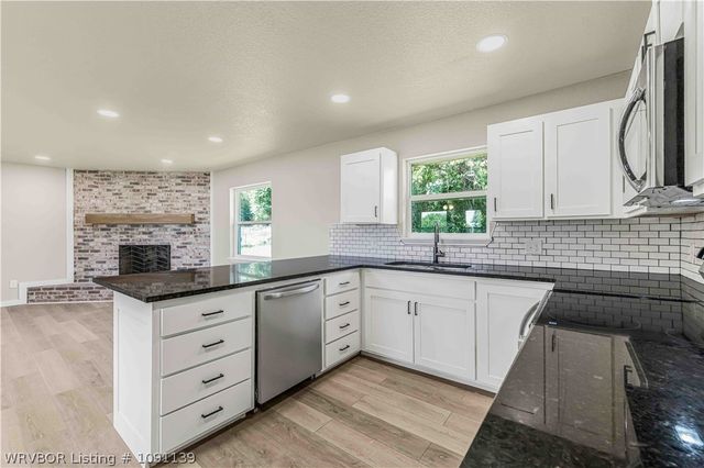 1205 N 11th Street, Van Buren, AR 72956