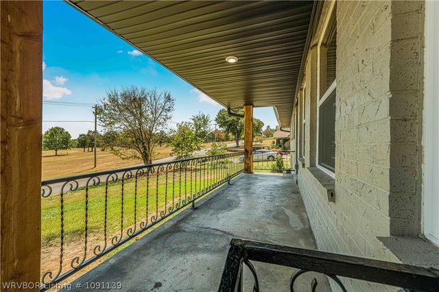 1205 N 11th Street, Van Buren, AR 72956