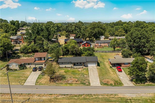 1205 N 11th Street, Van Buren, AR 72956