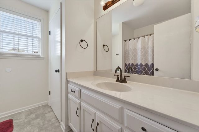 118 Greenland Farms Dr, Clarksville, TN 37040