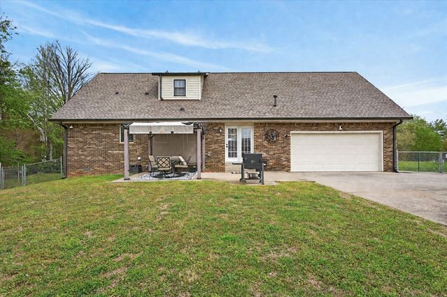 118 Greenland Farms Dr, Clarksville, TN 37040