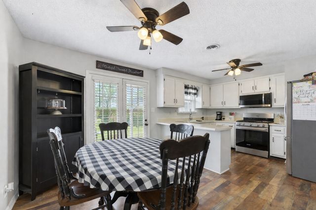 118 Greenland Farms Dr, Clarksville, TN 37040