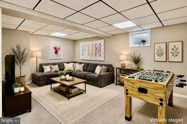 6 W SHORE CT, Landenberg, PA 19350