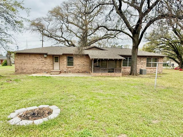 108 Redbud, Mt Pleasant, TX 75455