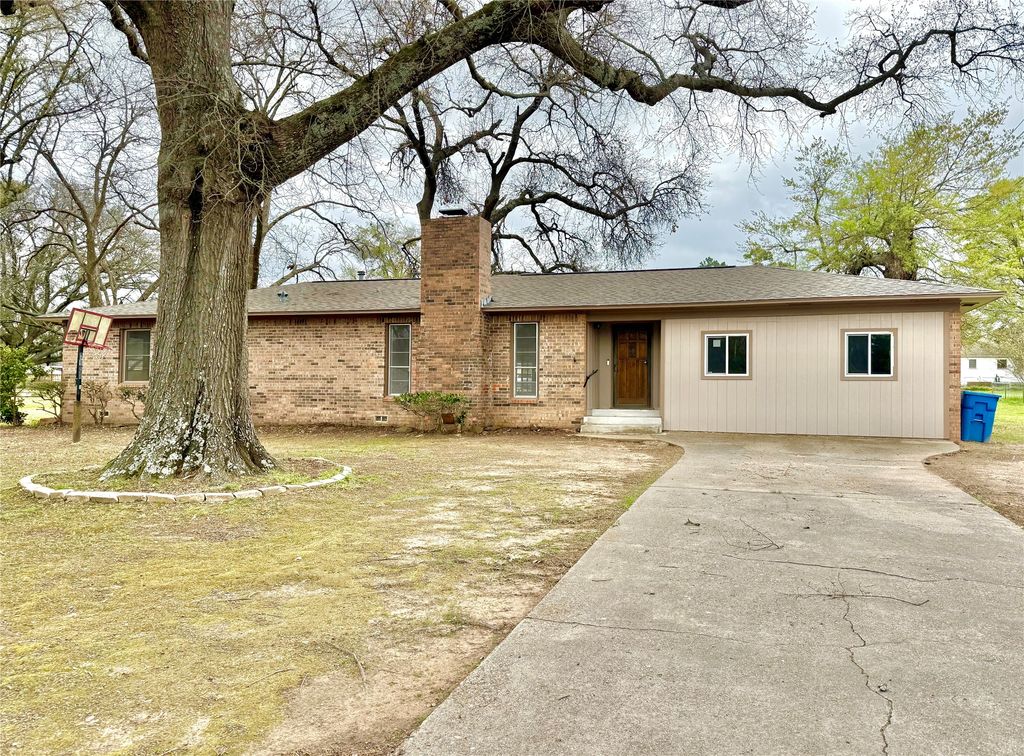 108 Redbud, Mt Pleasant, TX 75455