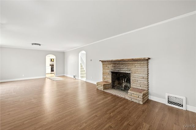 5082 Bay View Road, Hamburg, NY 14075