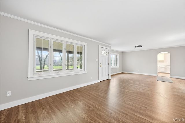 5082 Bay View Road, Hamburg, NY 14075