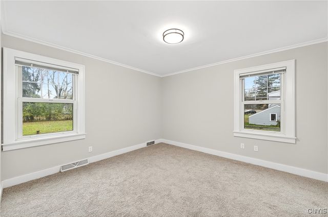 5082 Bay View Road, Hamburg, NY 14075