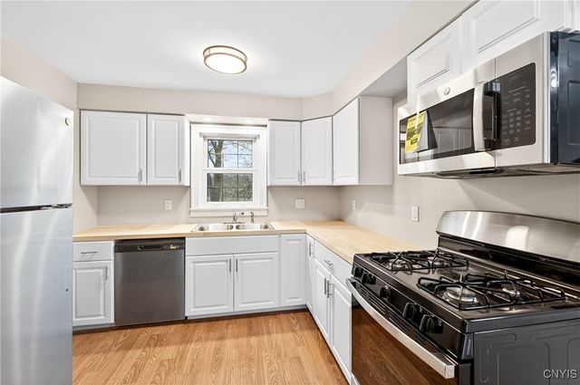 5082 Bay View Road, Hamburg, NY 14075