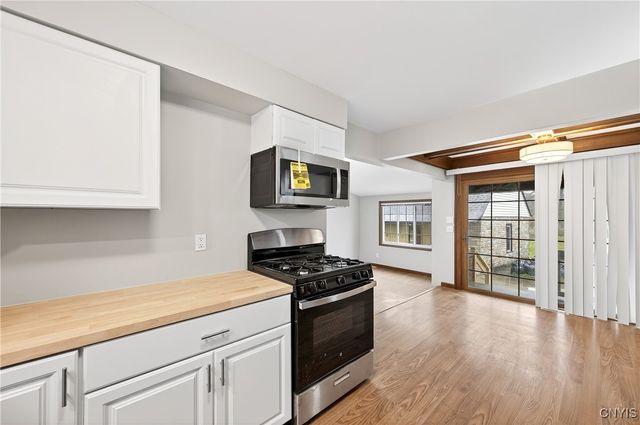 5082 Bay View Road, Hamburg, NY 14075