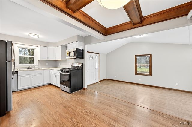 5082 Bay View Road, Hamburg, NY 14075